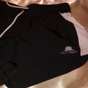 Lotus legging shorts